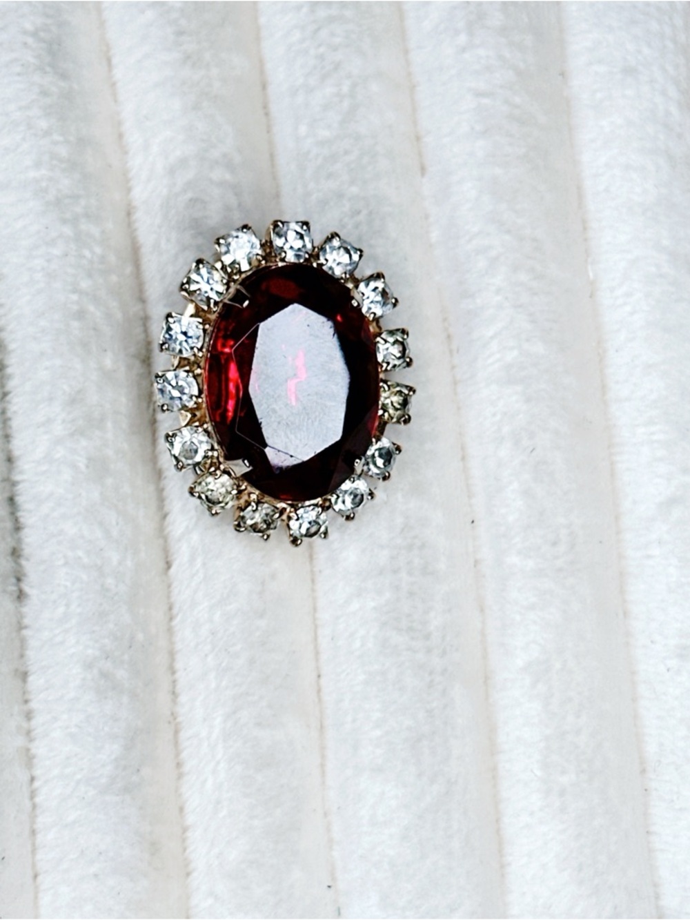 465u. Red Glass Vintage Pendant